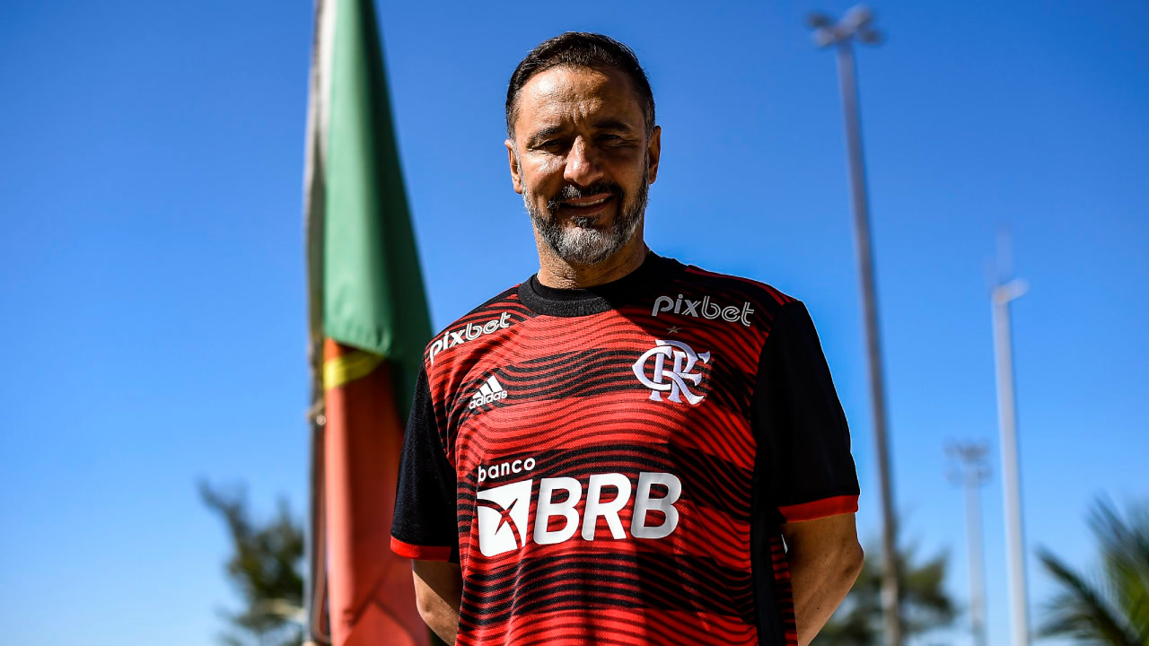 Vídeo: Vítor Pereira manda recado e fala pela primeira vez como técnico do Flamengo