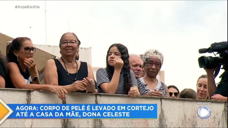 Vídeo: Mãe de Pelé é informada sobre a morte do filho