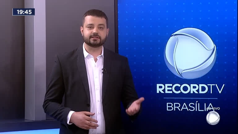 Vídeo: PF faz busca e apreensão em endereços de Carla Zambelli