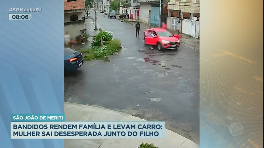 Vídeo: Família é rendida e tem carro roubado em São João de Meriti