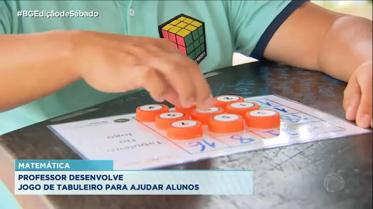 Vídeo: Professor desenvolve tabuleiro para ajudar alunos de matemática