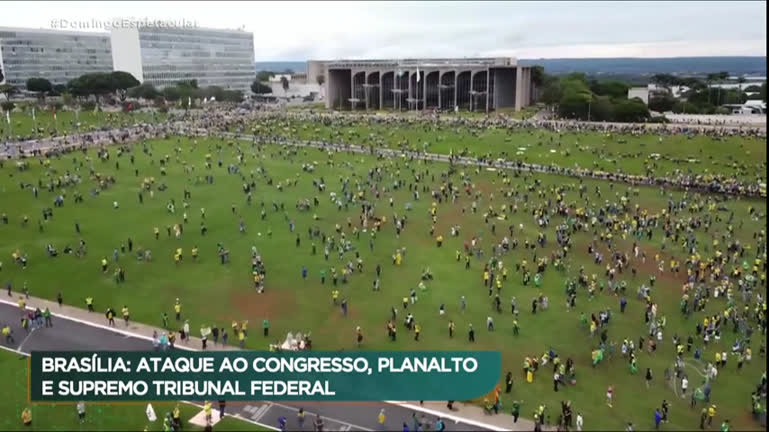 Vídeo: Bolsonaro repudia manifestações em Brasília: "Fogem à regra"