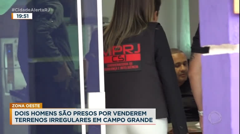 Vídeo: Dois homens são presos por venda de terrenos irregulares no Rio