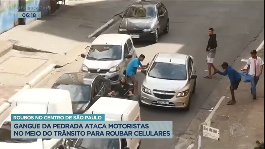 Vídeo: Gangue da pedrada ataca motoristas e rouba celulares no centro de SP