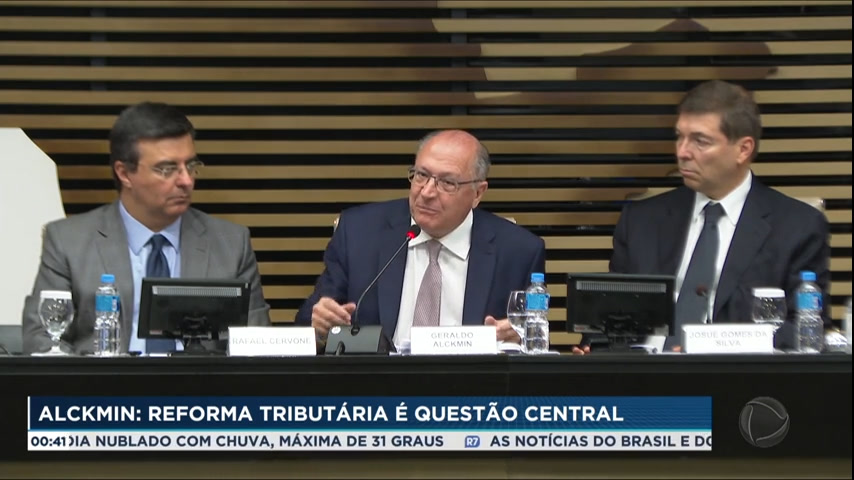Vídeo: Alckmin diz que governo poderá acabar com o imposto sobre produtos industrializados
