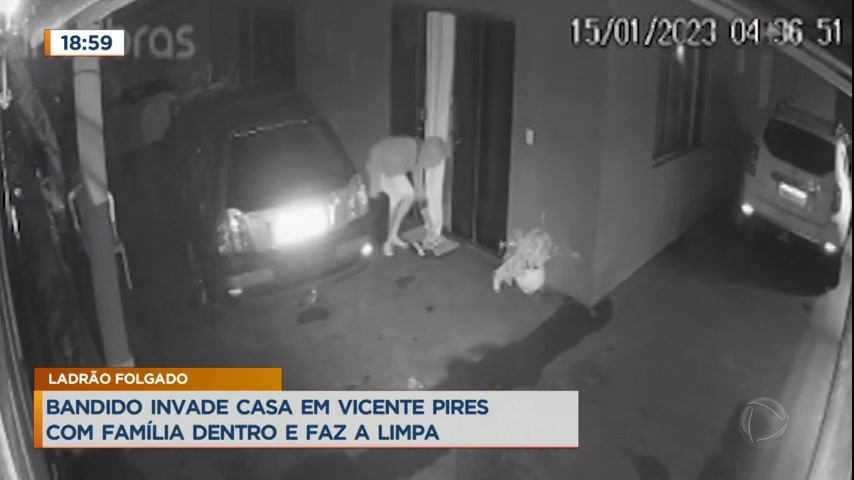 Vídeo: Suspeito invade e furta casa em Vicente Pires
