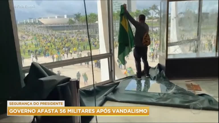 Vídeo: Câmara dos Deputados divulga novas imagens do ato de vandalismo em Brasília