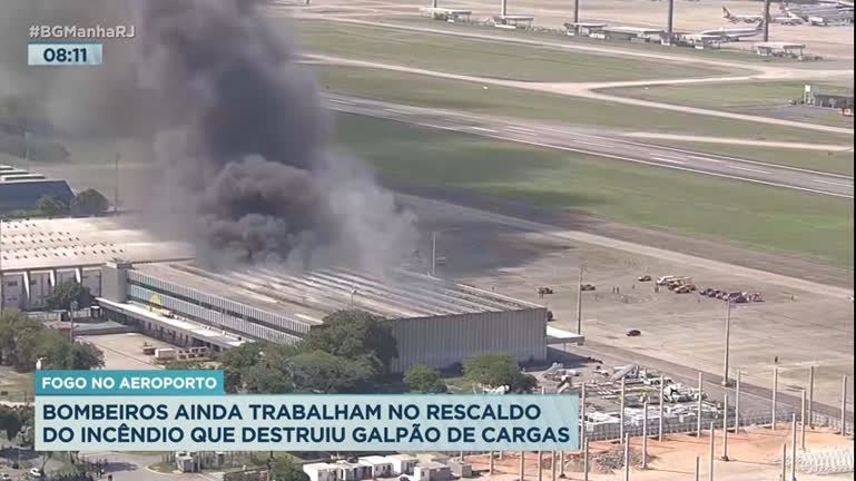 Vídeo: Polícia investiga causas de incêndio no aeroporto no Galeão