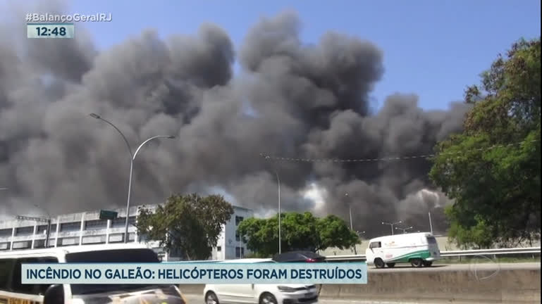 Vídeo: Bombeiros fazem trabalho de rescaldo no incêndio no Galeão, no Rio