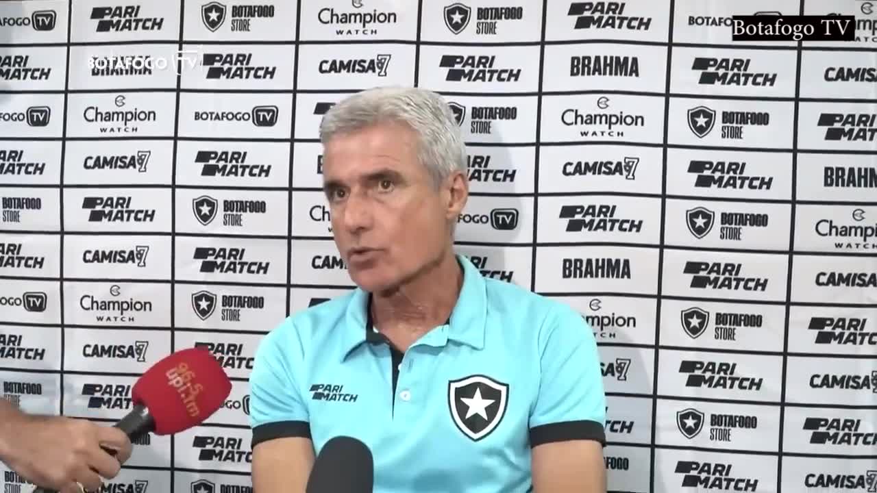 Vídeo: Luís Castro fala sobre estreia do time principal do Botafogo: 'Tivemos aqui e ali alguma sorte no jogo'