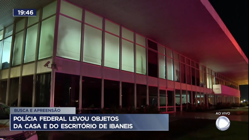 Vídeo: Polícia Federal leva objetos da casa e de escritório de Ibaneis