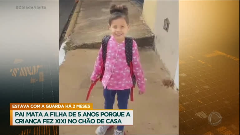Vídeo: Homem mata a filha de cinco anos após ela ter urinado no chão