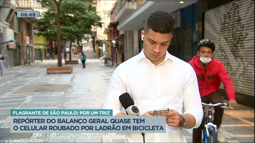 Vídeo: Repórter do Balanço Geral quase tem celular roubado em SP