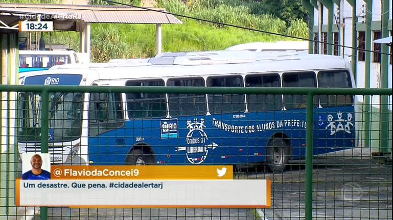 Vídeo: Incêndio em garagem de ônibus destrói pelo menos 10 veículos no Rio