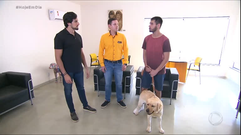 Vídeo: Julinho Casares conhece o maior centro de formação de cães-guia da América Latina