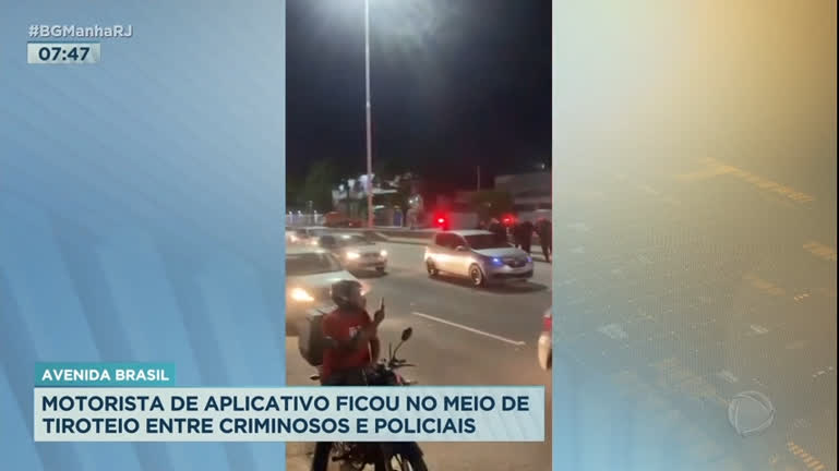 Vídeo: Passageiras de carro de aplicativo são levadas por criminosos durante tiroteio no Rio