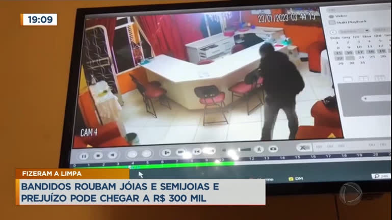 Vídeo: Suspeitos furtam casa em Planaltina e deixam prejuízo de R$ 300 mil