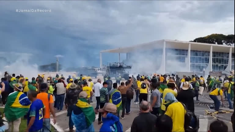 Vídeo: PGR denuncia mais 225 pessoas por envolvimento nos atos de vandalismo em Brasília
