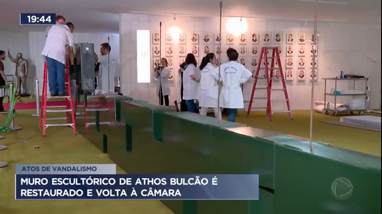 Vídeo: Muro escultórico de Athos Bulcão é restaurado e volta à Câmara