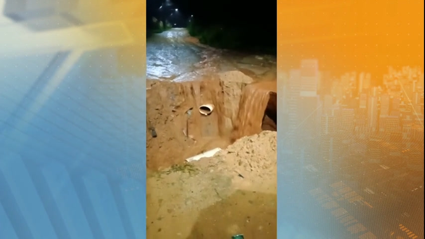 Vídeo: Cratera ‘engole’ rua de Ribeirão das Neves (MG) e atrapalha trajeto até escola