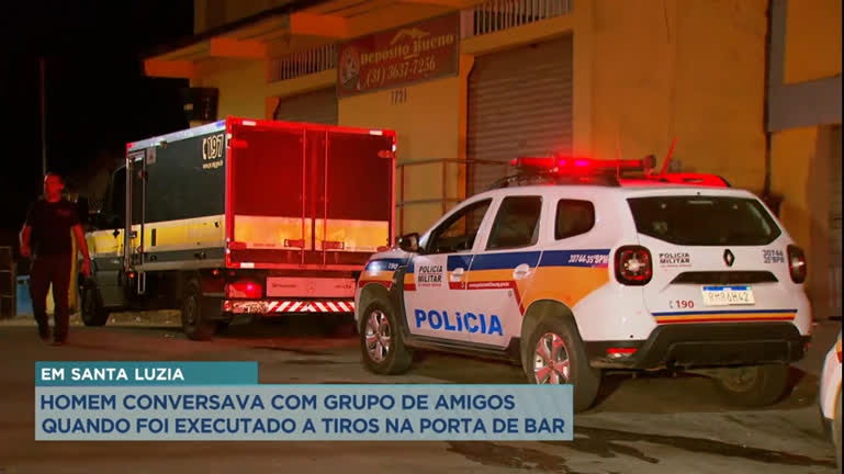 Vídeo: Homem é morto enquanto conversava com amigos na porta de bar em Santa Luzia (MG)