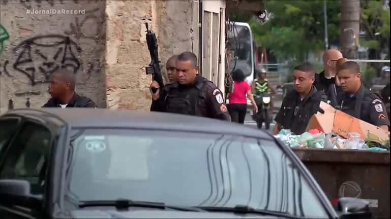 Vídeo: Polícia faz nova operação contra disputa entre milicianos e traficantes em comunidades do Rio