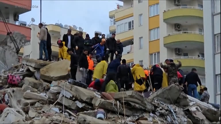 Vídeo: Chega a 5.000 número de mortes em terremoto que atingiu Turquia e Síria