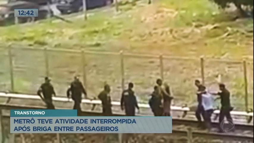 Vídeo: Briga entre passageiros causa interrupção de metrô na estação de Águas Claras (DF)
