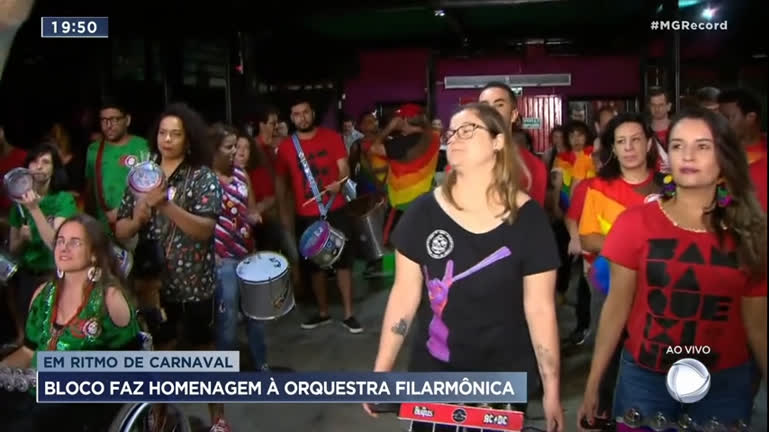 Vídeo: Em ritmo de carnaval, bloco faz homenagem à Orquestra Filarmônica de MG