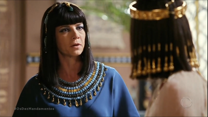 Vídeo: Henutmire confronta Nefertari: "Esqueceu que também foi apaixonada por um hebreu?" | Os Dez Mandamentos