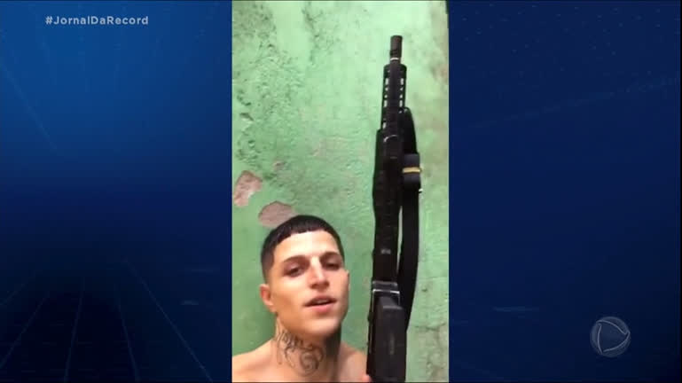 Vídeo: Preso traficante apontado como responsável pelo controle de armas na comunidade da Rocinha, no Rio