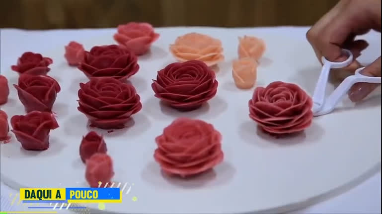 Vídeo: Hoje em Dia mostra confeiteira que reproduz objetos do dia a dia em formato de doce