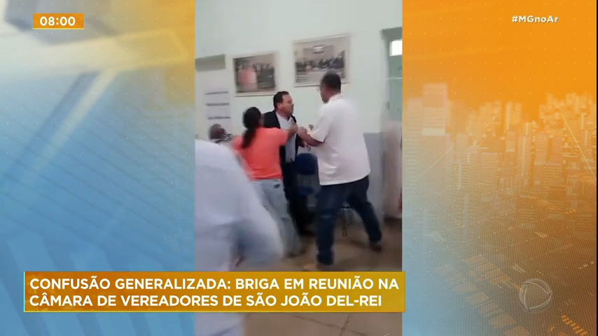 Vídeo: Vídeo flagra briga em reunião na câmara de vereadores de São João del-Rei