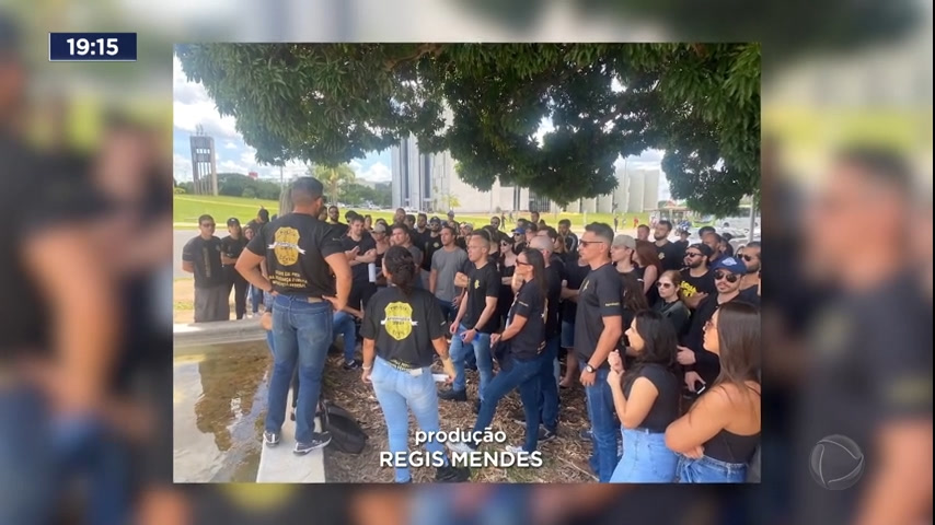 Vídeo: Candidatos aprovados protestam contra suspensão do concurso da PCDF