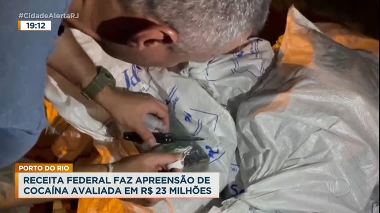 Vídeo: Receita Federal apreende cocaína no porto do Rio