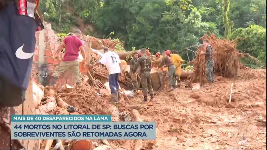 Vídeo: Bombeiros, militares e voluntários procuram desaparecidos em São Sebastião