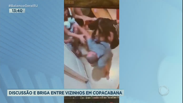Vídeo: Adolescente e idosa ficam feridos após família ser agredida por turistas em Copacabana