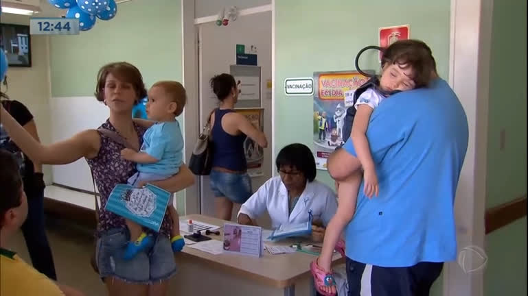 Vídeo: Crianças de 3 e 4 anos vacinadas com Coronavac já podem tomar reforço