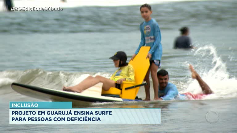 Vídeo: Projeto em Guarujá ensina surfe para pessoas com deficiência