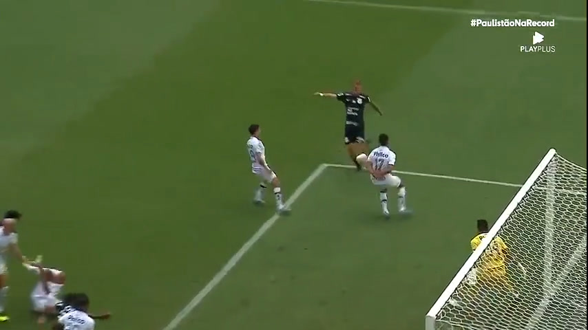 Vídeo: Após escanteio, Roger Guedes marca gol e coloca o Corinthians na frente do Santos