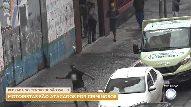 Vídeo: Gangue da pedrada ataca motoristas e rouba celulares na capital paulista