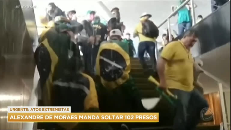 Vídeo: Alexandre de Moraes manda soltar 102 presos por atos de vandalismo em Brasília