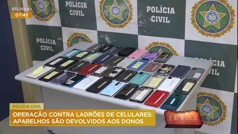 Vídeo: Polícia Civil recupera celulares roubados e devolve aos donos, no Rio