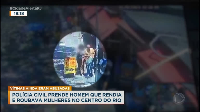 Vídeo: Assaltante obriga mulheres a fazer transferências via Pix, no Rio