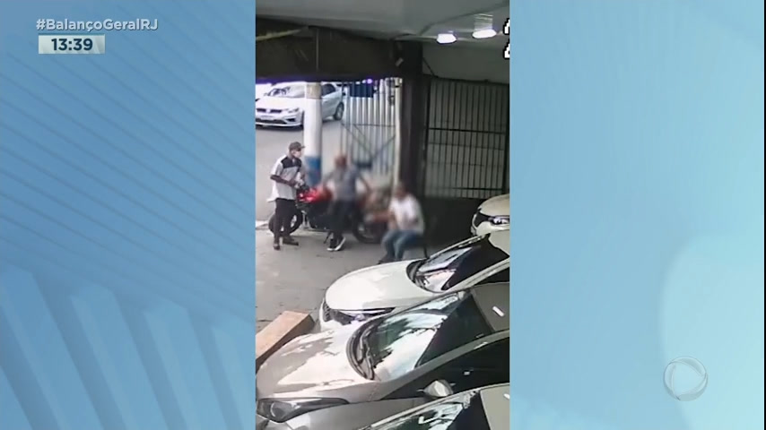 Vídeo: Loja de carros é assaltada na Baixada Fluminense