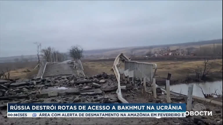 Vídeo: Rússia destrói ponte de acesso a região sitiada no leste da Ucrânia