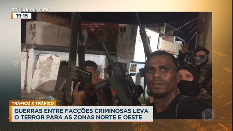 Vídeo: Traficantes de facções rivais disputam pontos de venda de drogas, nas zonas oeste e norte do Rio
