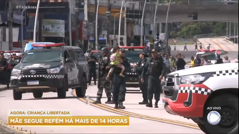 Vídeo: Veja o momento em que menina de três anos é liberada pelo sequestrador em Belém (PA)