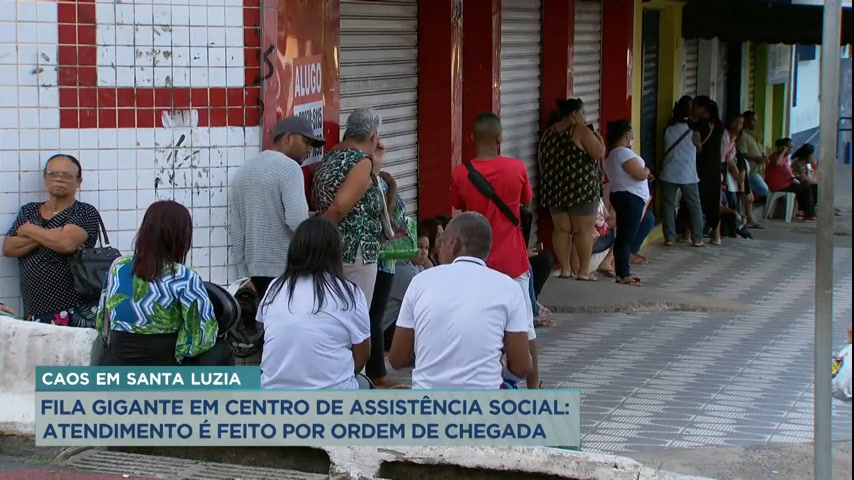 Vídeo: Moradores formam fila em busca de atendimento em CRAS de Santa Luzia (MG)