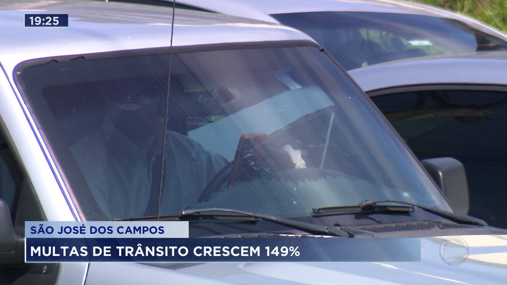 Vídeo: Multas por uso de celular ao volante crescem em São José